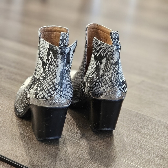 Jeffrey Campbell Cromwell Black White Snakeskin Western Leather Ankle Bootie - Picture 5 of 12